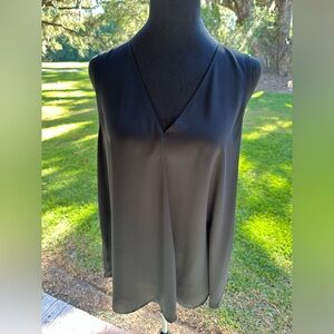 EUC- Vince Camuto - Sz M - Smoke free home